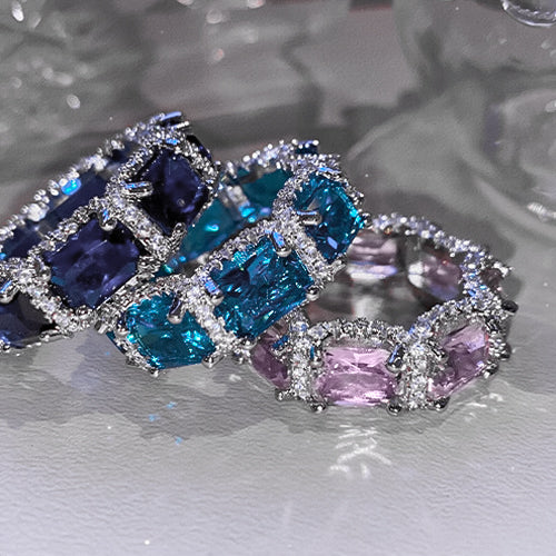 Emerald Cut Prongs Set Band